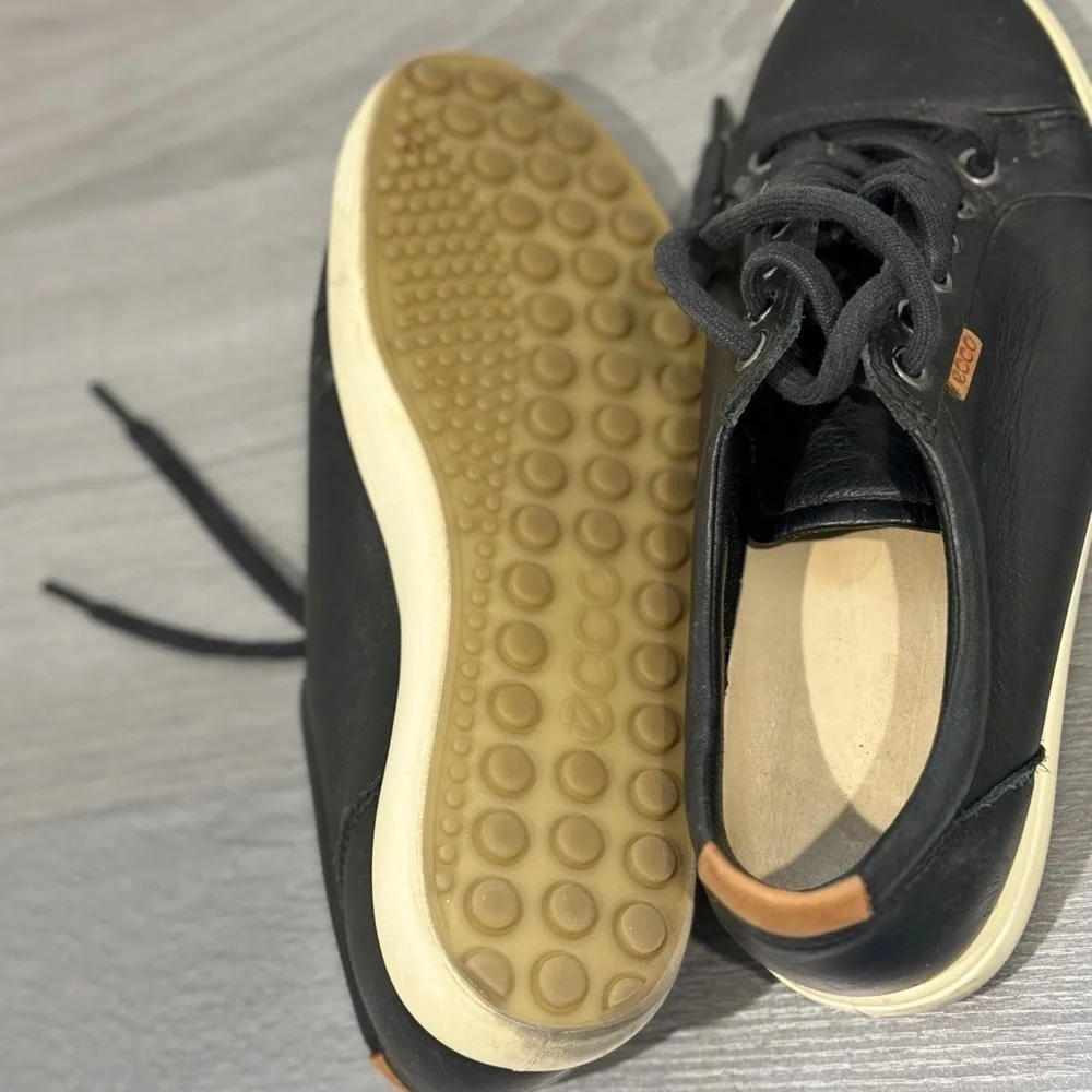 Ecco Black Women’s Casual Sneakers (Size 38)